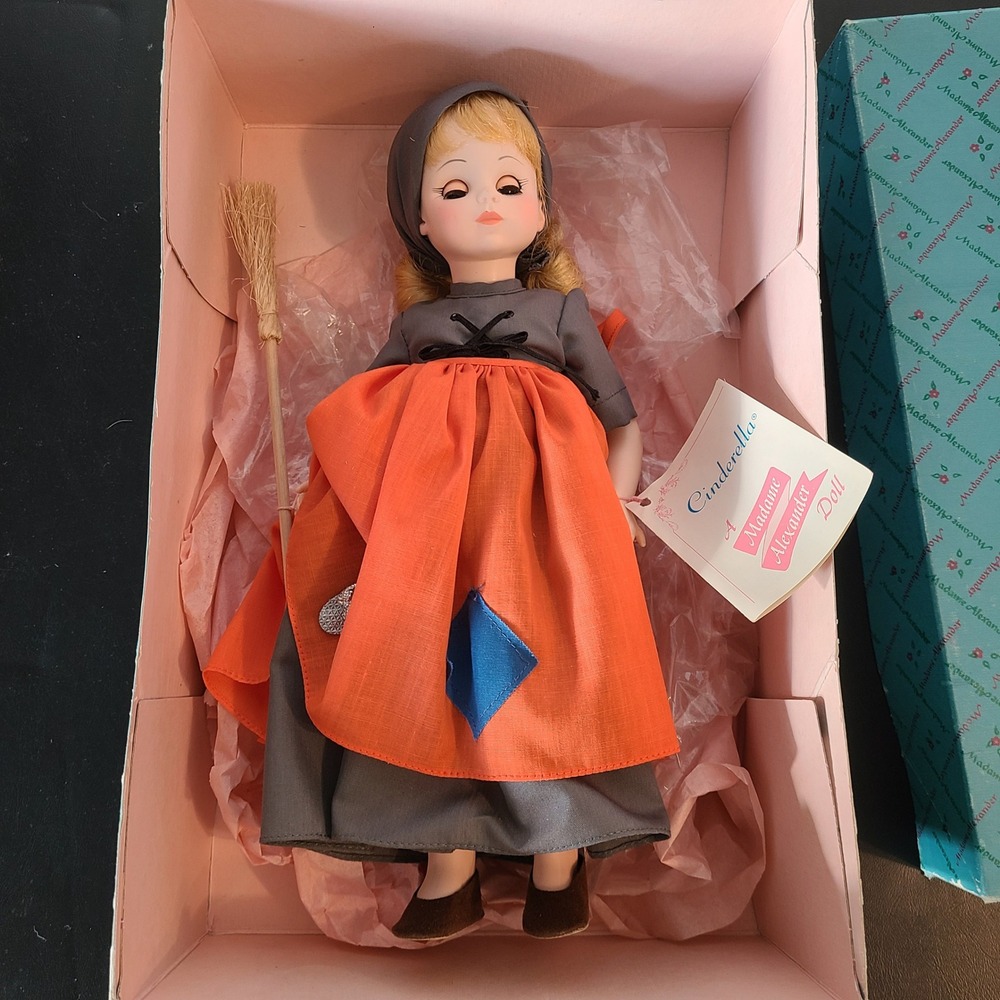 Madame Alexander Cinderella Poor Girl Doll Girl 8in Grey/Orange‎ Vintage